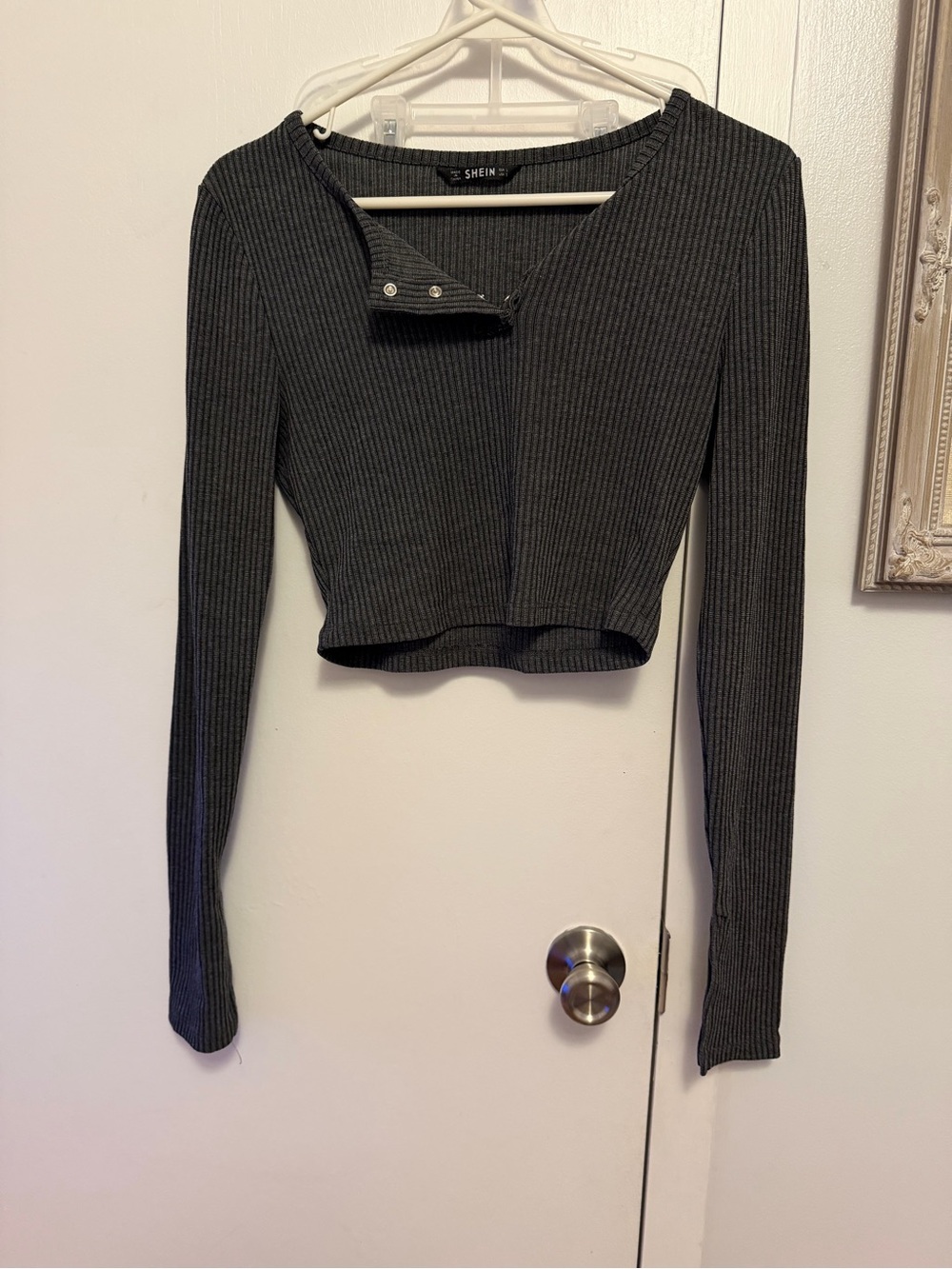 SHEIN Black Ribbed Long-Sleeve Snap Crop Top